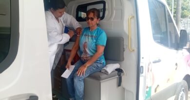 Vacimóvel continua levando vacinas por toda a cidade
