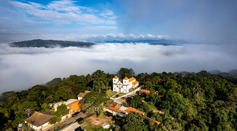 DE 05 A 07 DE JUNHO ACURUÍ RECEBE O 5º FESTIVAL DAS MONTANHAS E ÁGUAS DE MINAS DE 05 A 07 DE JUNHO ACURUÍ RECEBE O 5º FESTIVAL DAS MONTANHAS E ÁGUAS DE MINAS