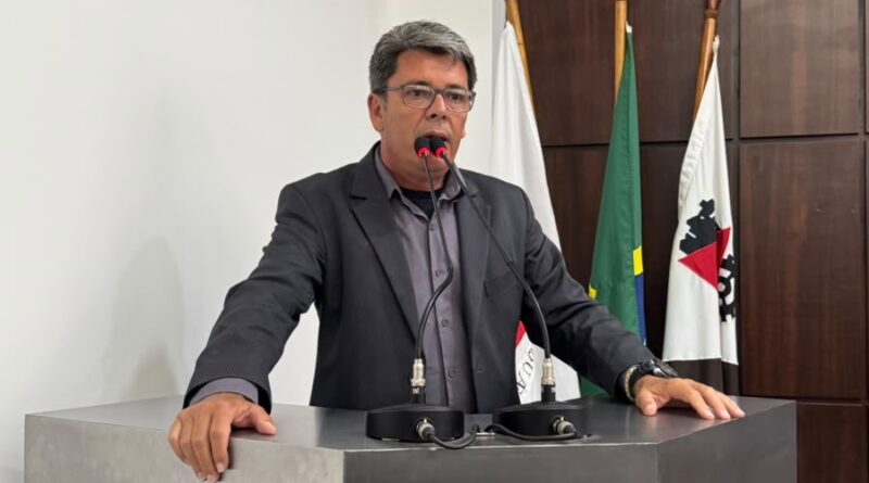 Projeto que regulamenta entrada de animais de estimação em estabelecimentos comerciais é aprovado Projeto que regulamenta entrada de animais de estimação em estabelecimentos comerciais é aprovado