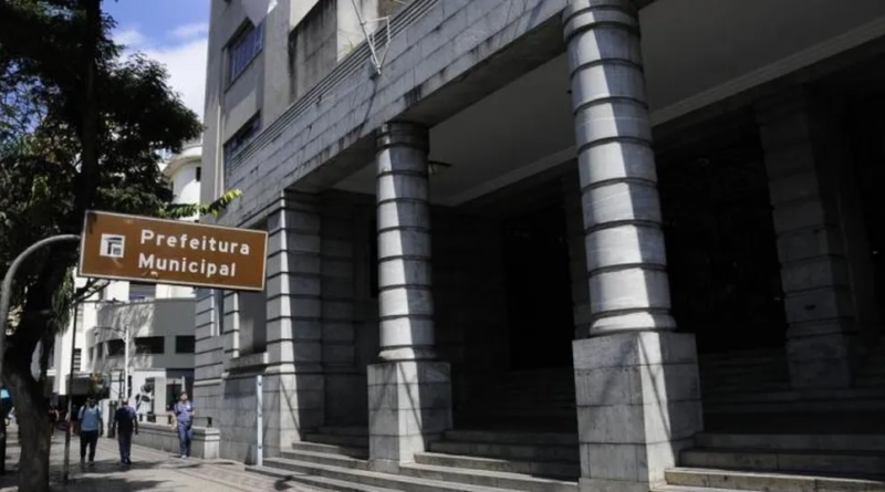 Prefeitura de BH abre concurso com 112 vagas para professores; salários chegam a R$ 3,6 mil