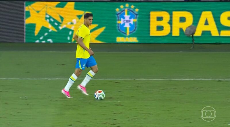 Seleção brasileira vive escassez nas laterais e enfrenta indefinição na posição no ciclo atual