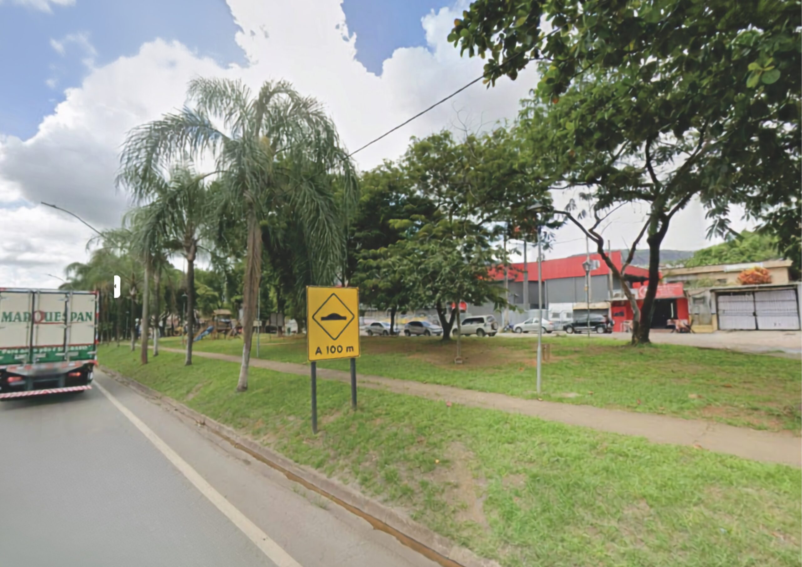 Nova 381 realiza supressão de árvores na Praça Rodrigo Bastieri para avanço das obras da BR-381 em João Monlevade