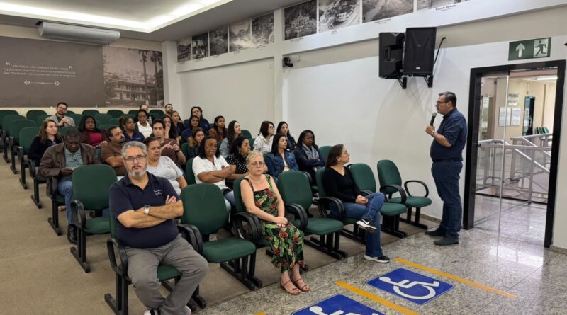 Saúde mental no trabalho: psicólogo orienta servidores da Câmara sobre atualização da NR-1