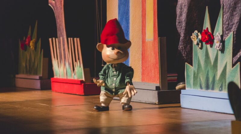 Entre fios e notas musicais, “Pedro e o Lobo” ganha vidaem Bela Vista de Minas neste sábado (12/9) 