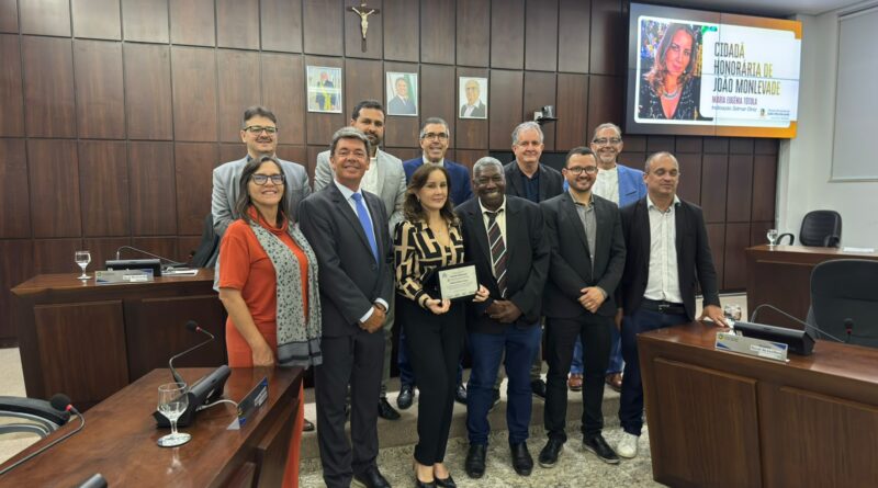 Câmara Municipal entrega Título de Cidadã Honorária à médica Maria Eugênia Tótola