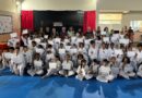 Alunos da Escola Cicinha Moura celebram evolução no Taekwondo com troca de faixa